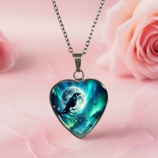 HALSKETTE MIT RABEN & NORDLICHT – DESIGN