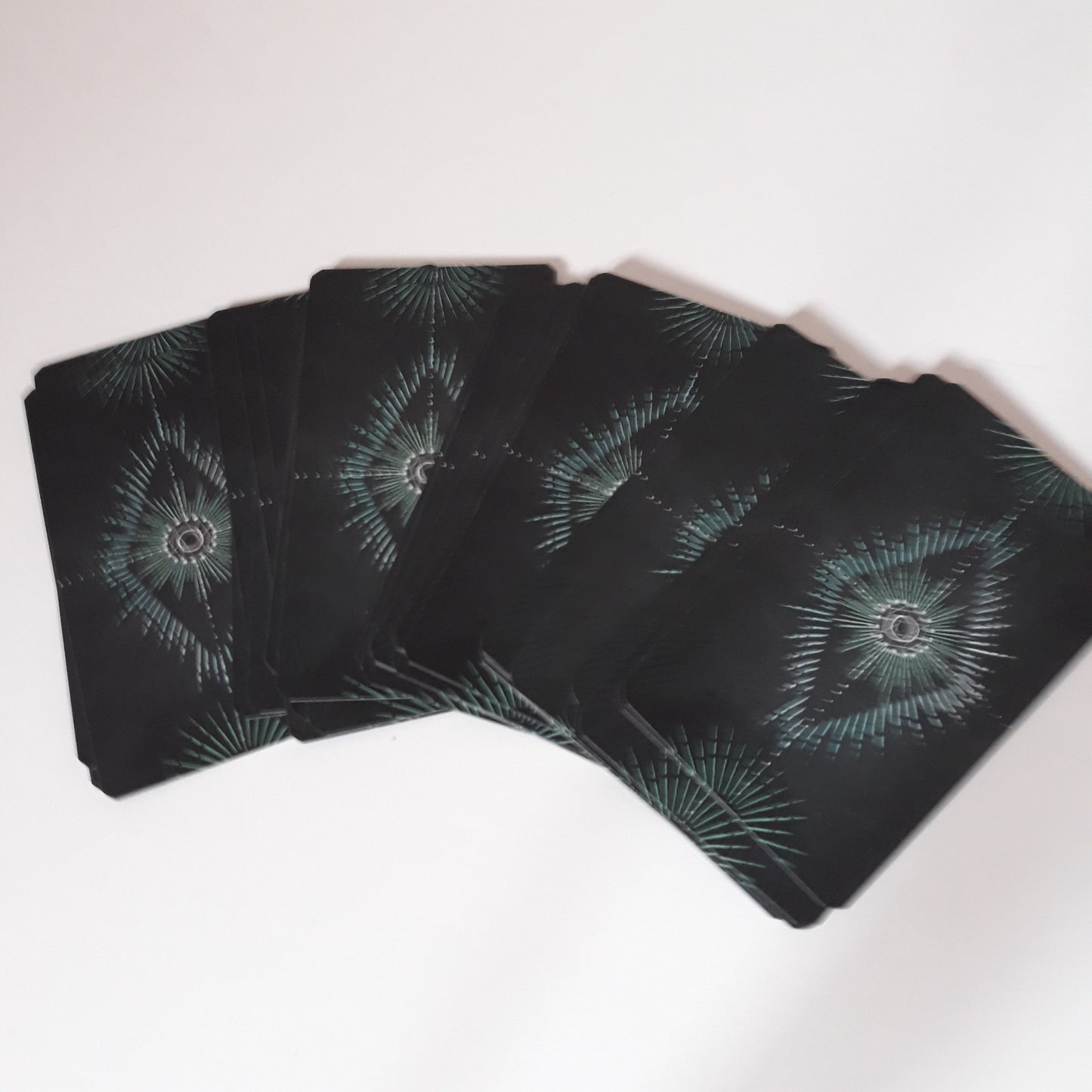 LICHT UND SCHATTEN TAROT ( 78 KARTEN)