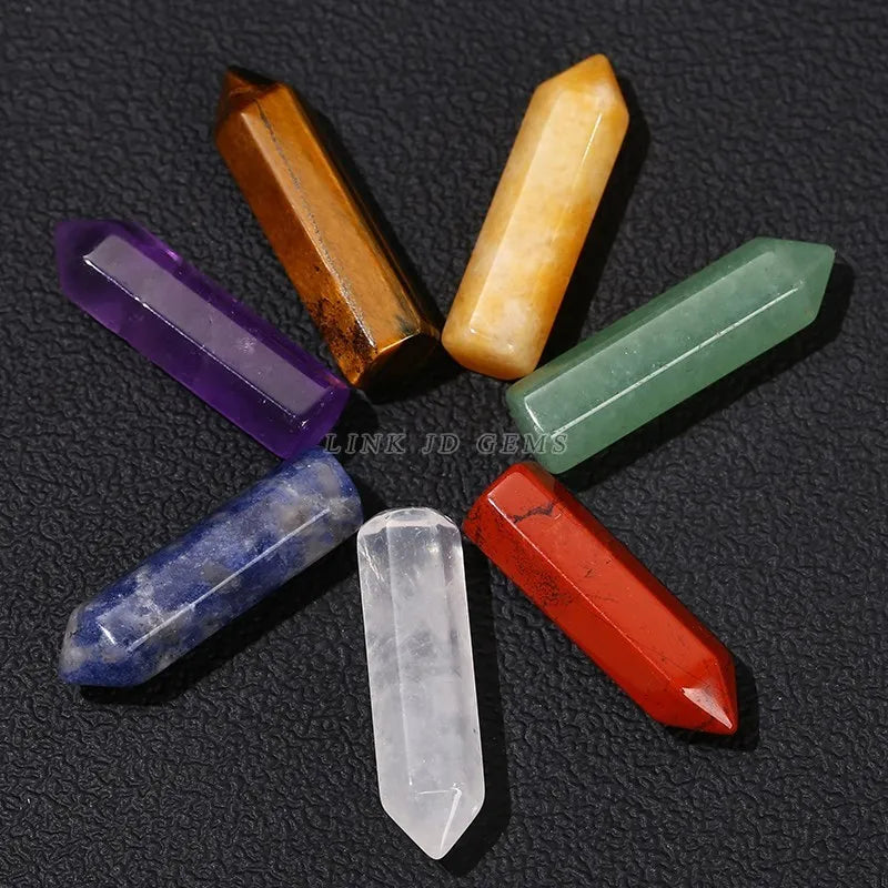 Heilsteine 7 Chakra sechseckige Säule Kristall Set mit sieben Sternen Array Holzplatte für Meditation Balance Wohnkultur Handwerk